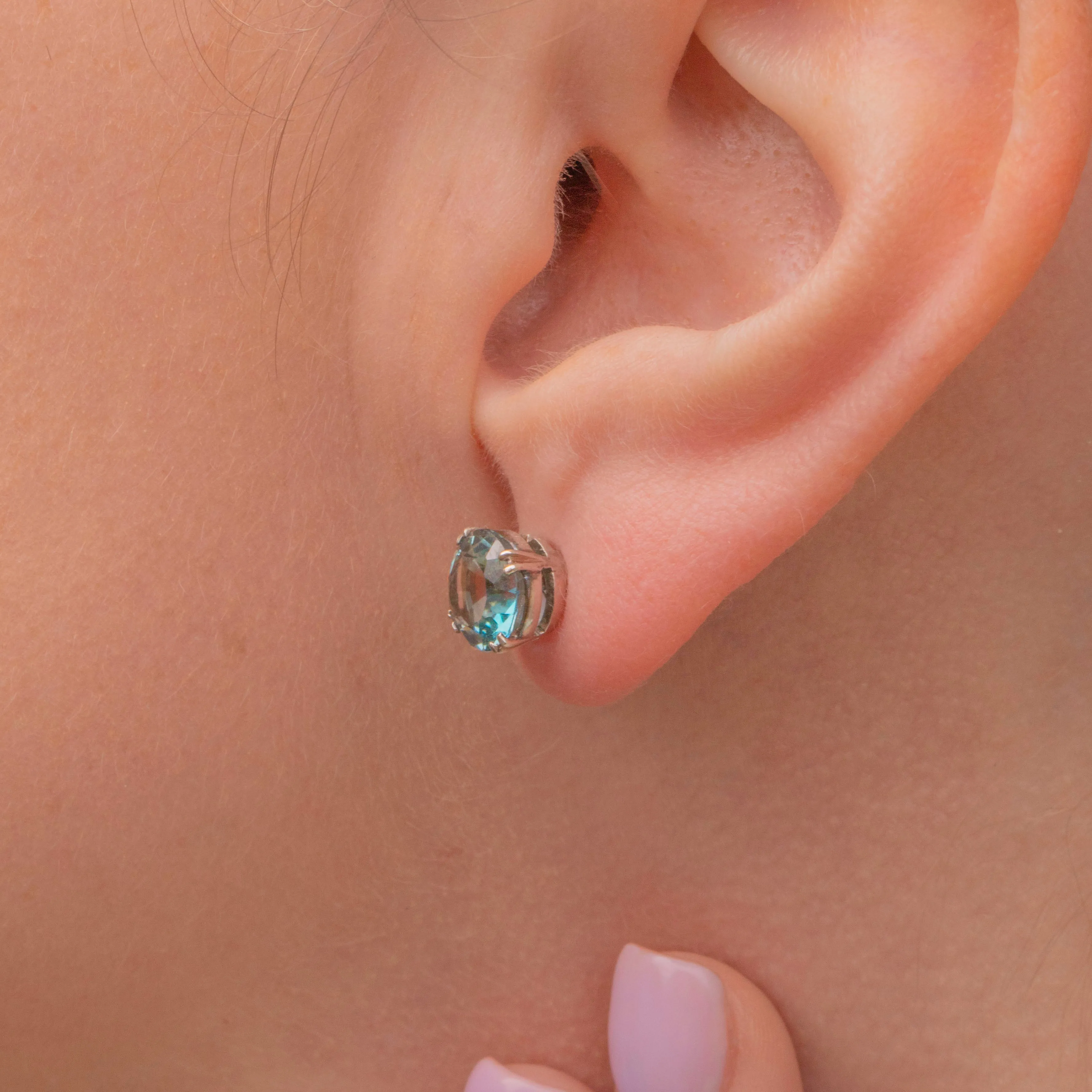 18ct Gold Blue Zircon Stud Earrings 4.00ct