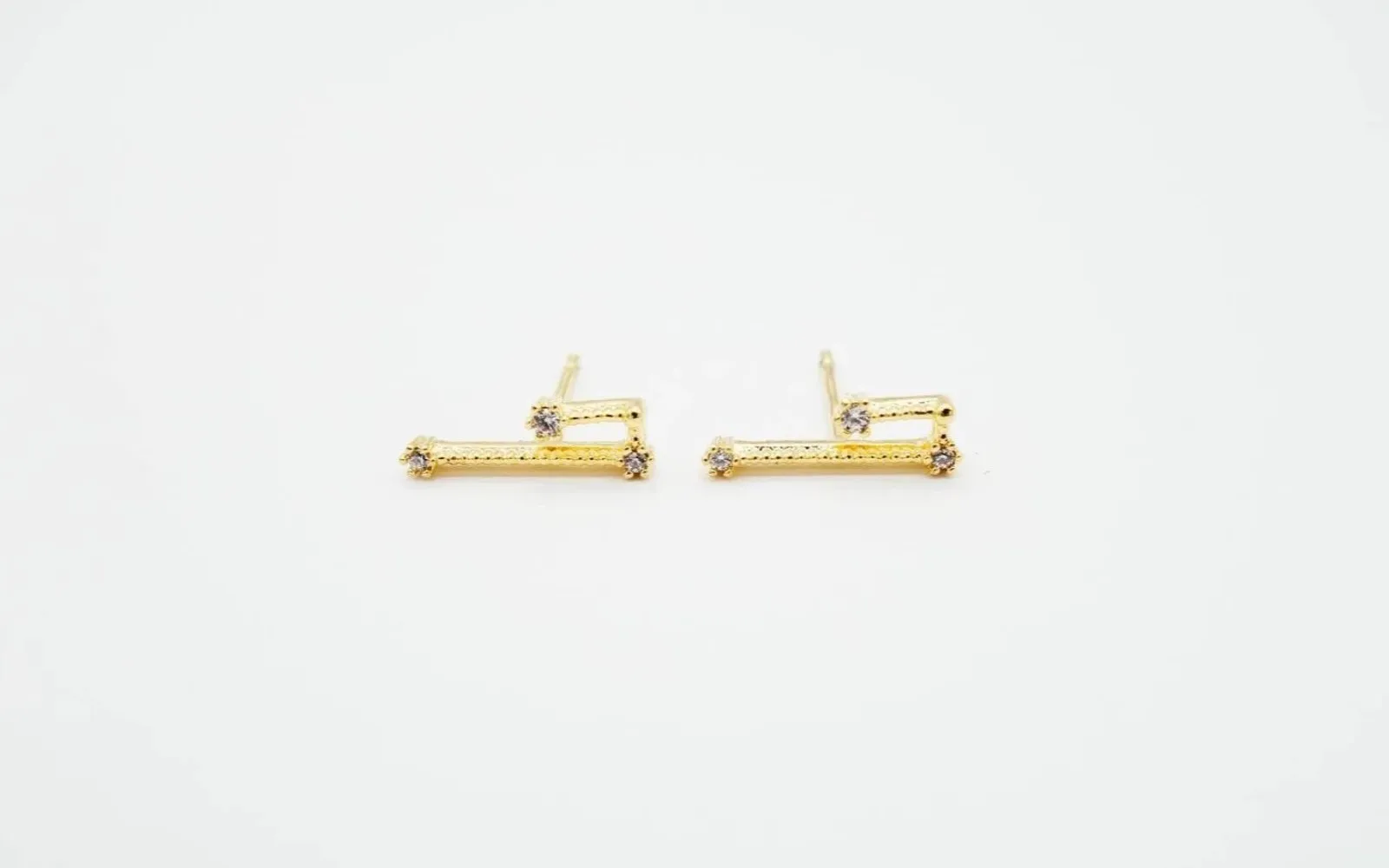 Aries Earrings Mar 21. - Apr 19.