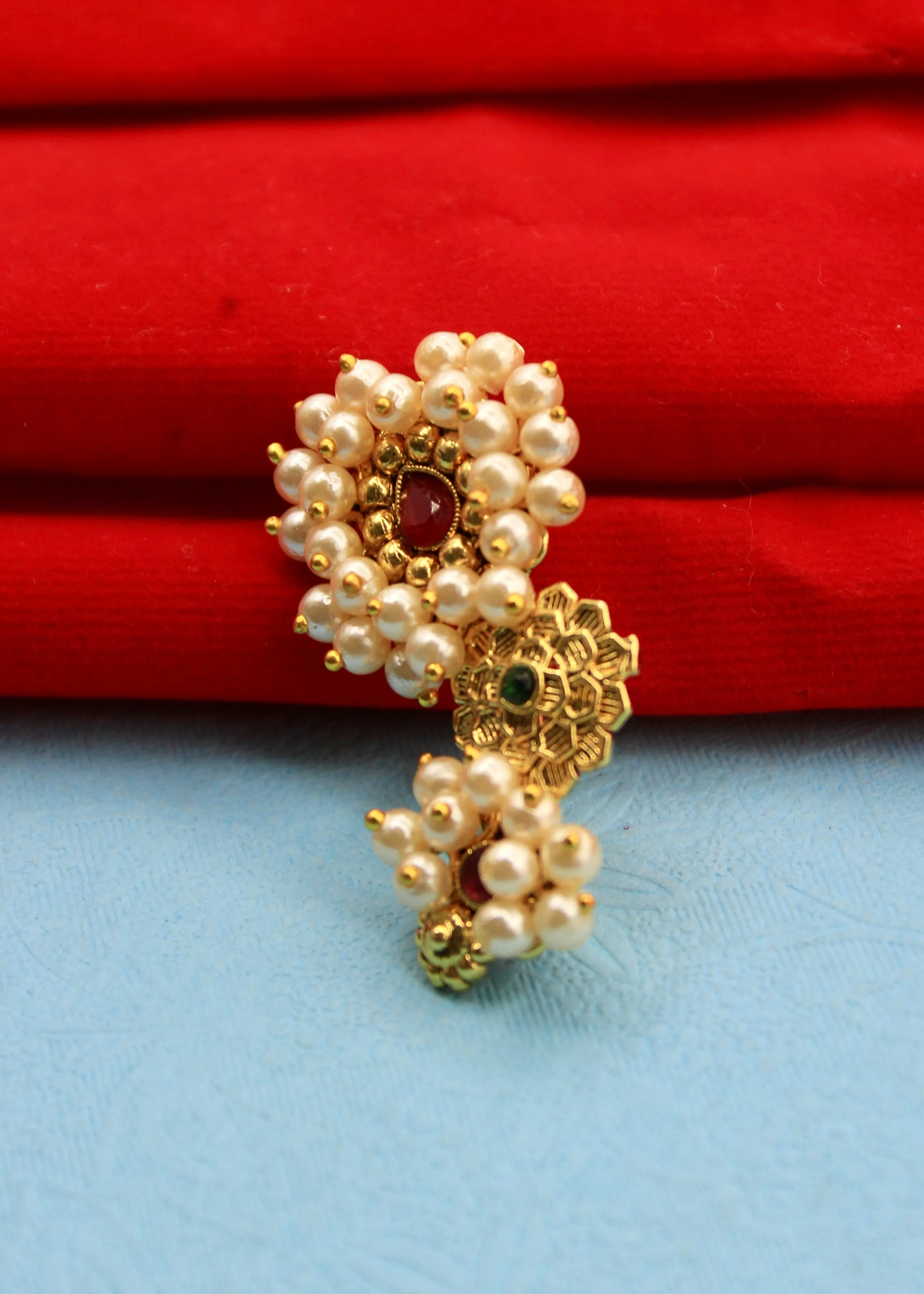 ARTISTIC MOTI SAREEPIN