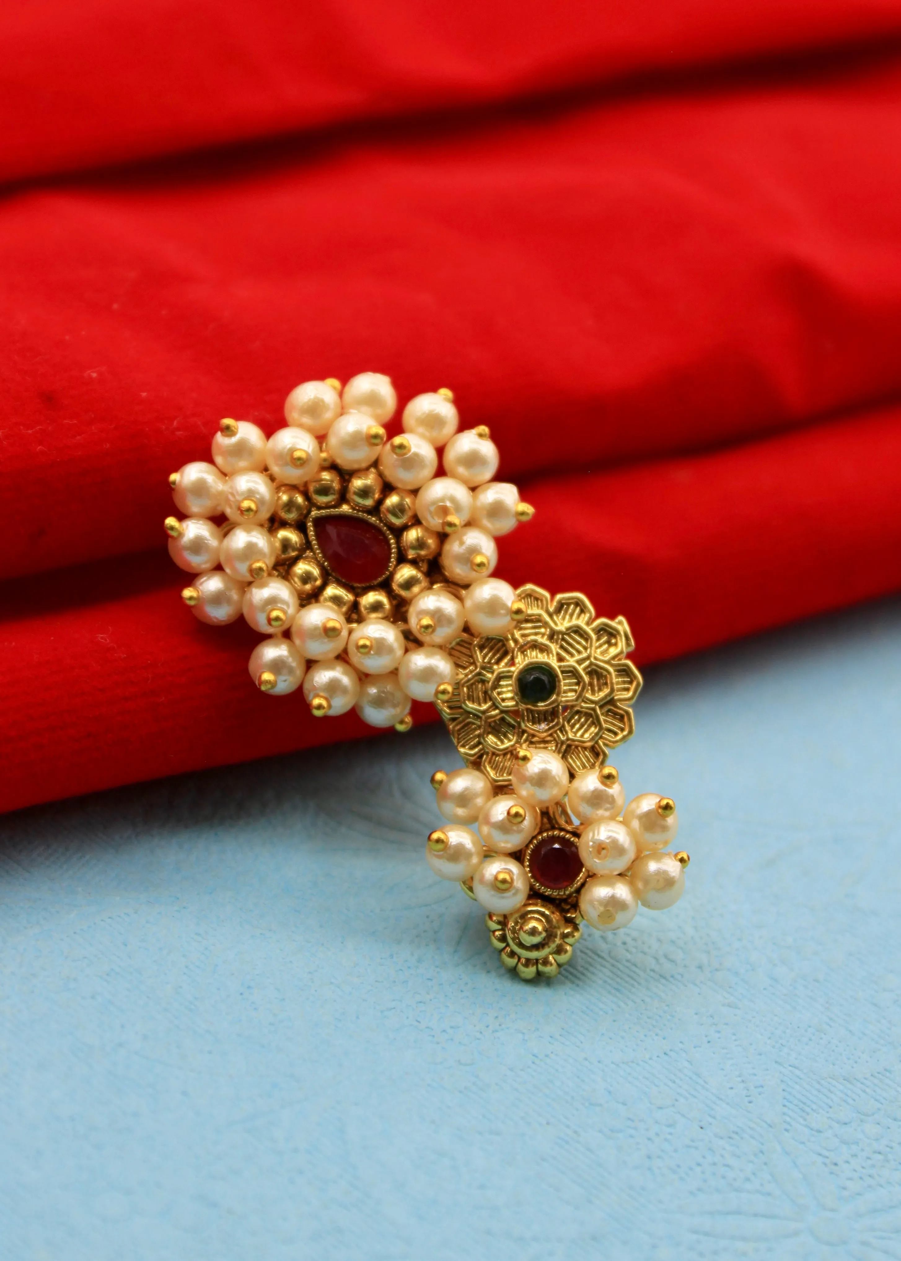 ARTISTIC MOTI SAREEPIN