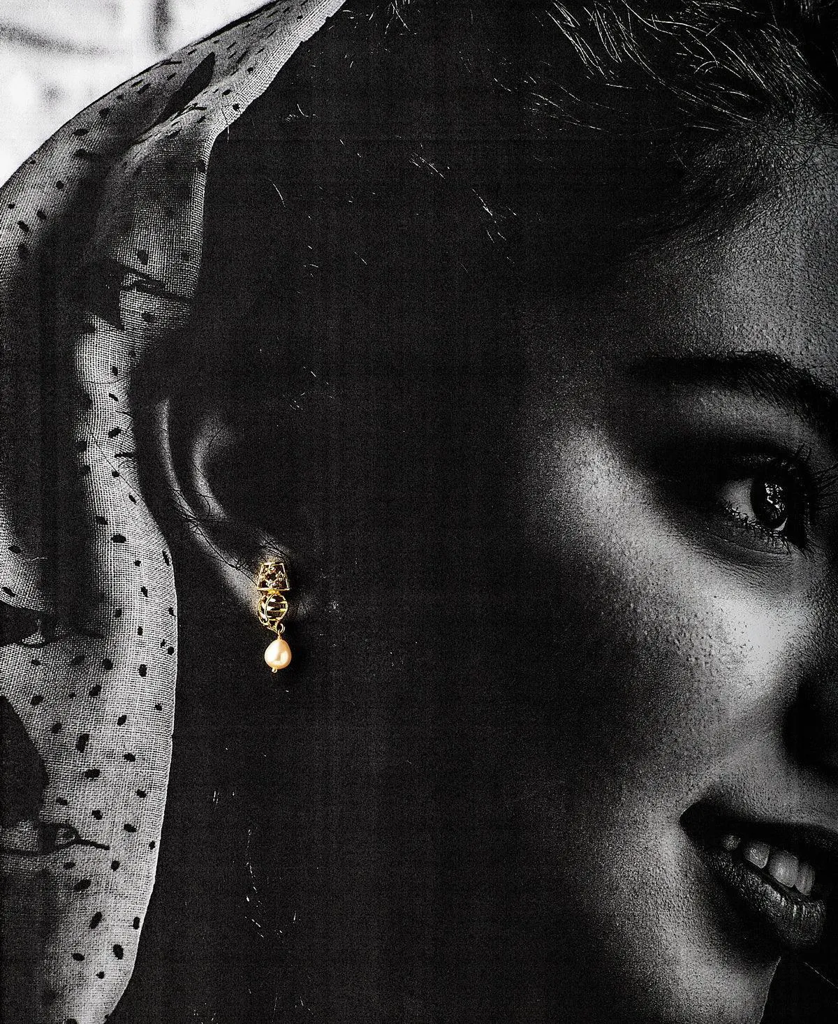 Delicate Stone Studded Earring