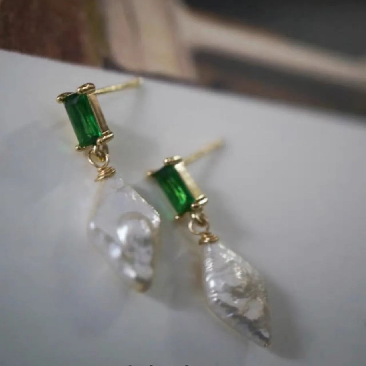 Diamond-Shaped Baroque Pearl Green Zirconia Earrings