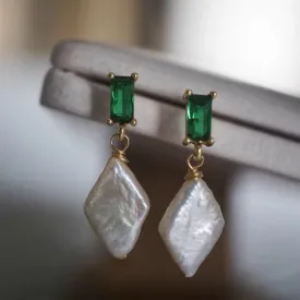Diamond-Shaped Baroque Pearl Green Zirconia Earrings