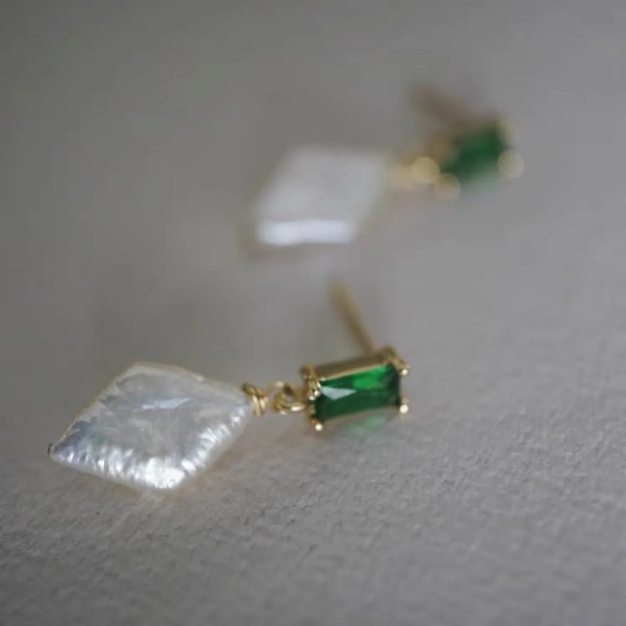 Diamond-Shaped Baroque Pearl Green Zirconia Earrings