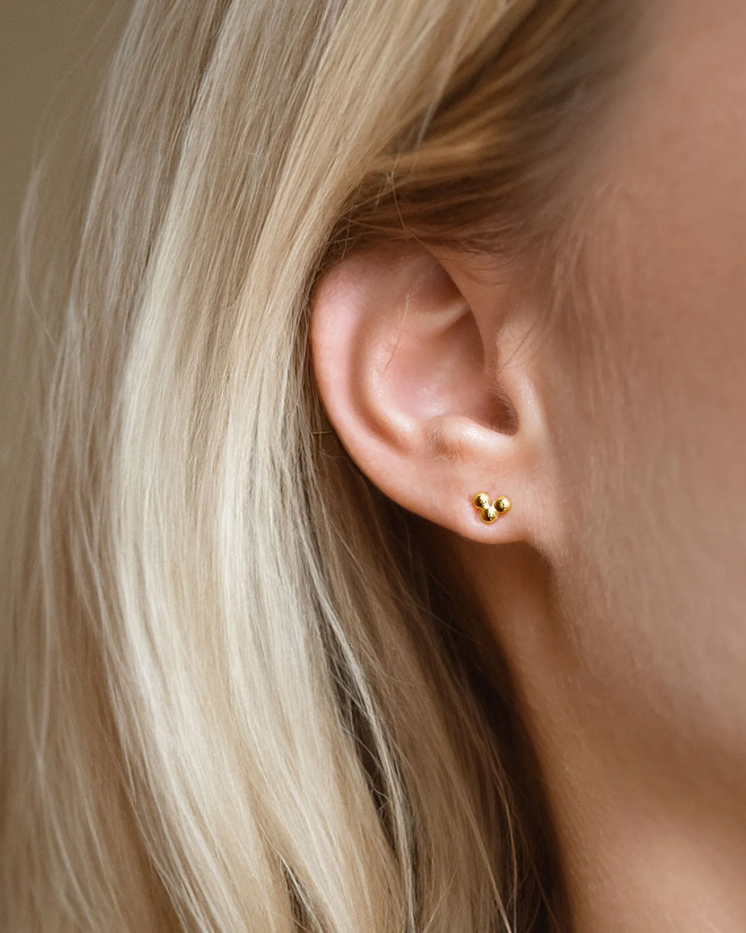 Drops studs gold