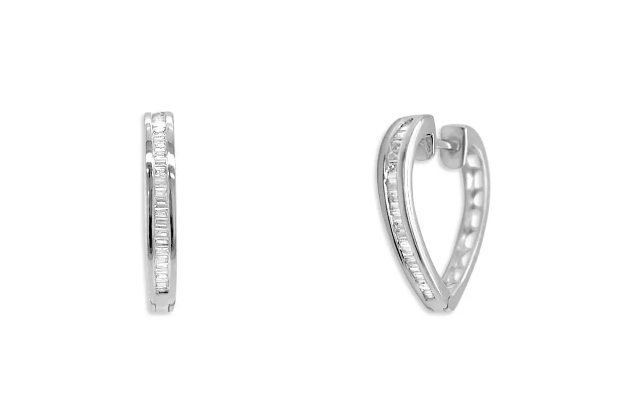 Earrings 18kt Gold Heart Shape & Baguette Diamonds Huggies