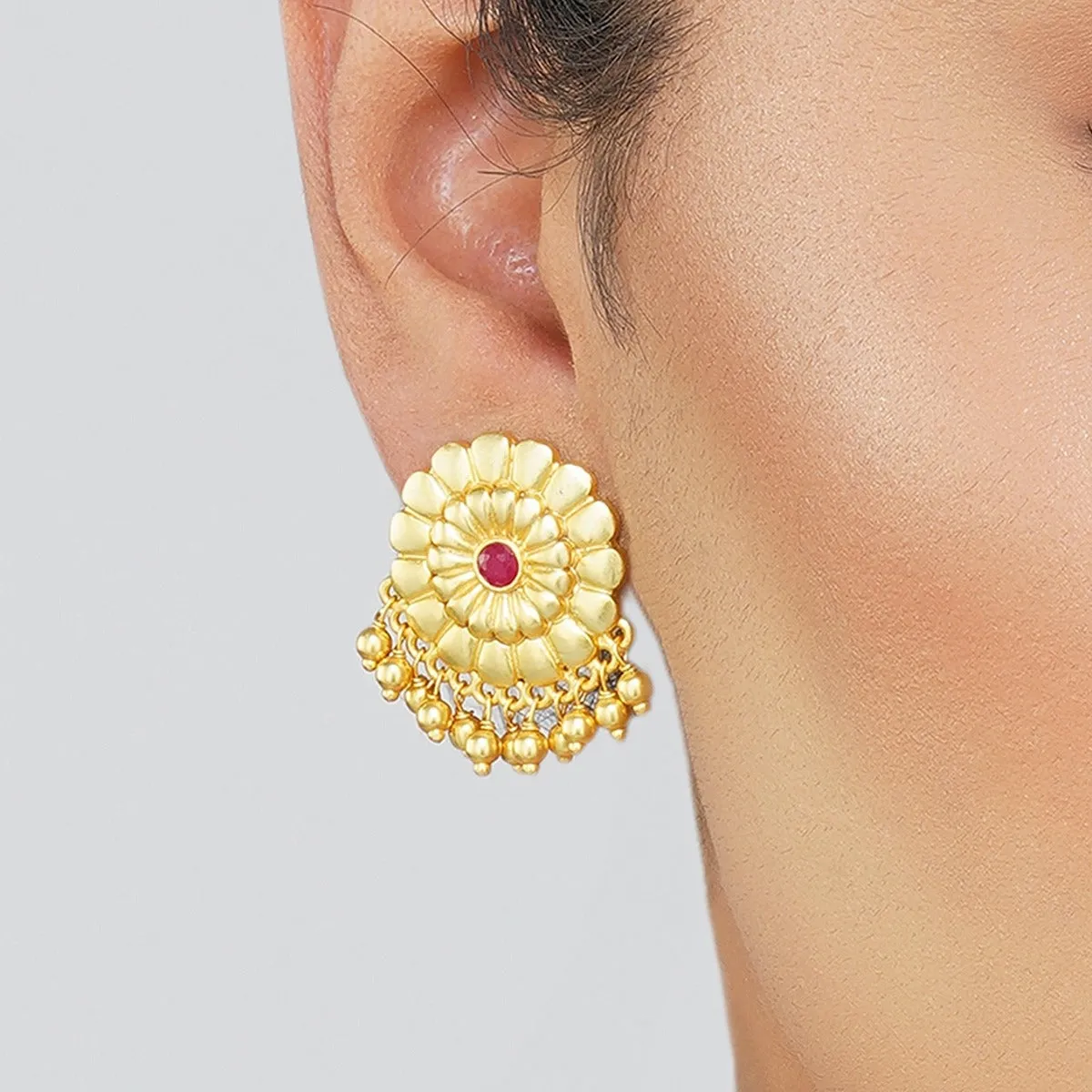 Floral Charm Gift Set with Choker Necklace and Stud Earrings