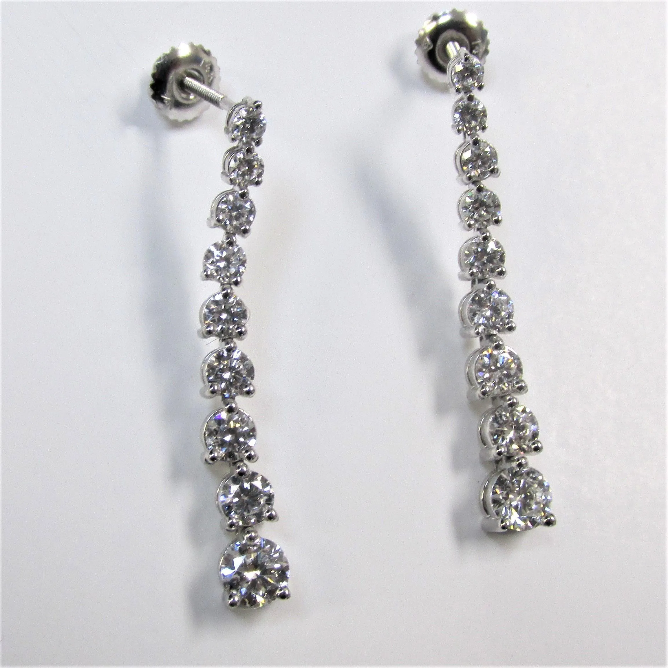 Graduated Diamond Drop Earrings in White Gold 2.75 carats