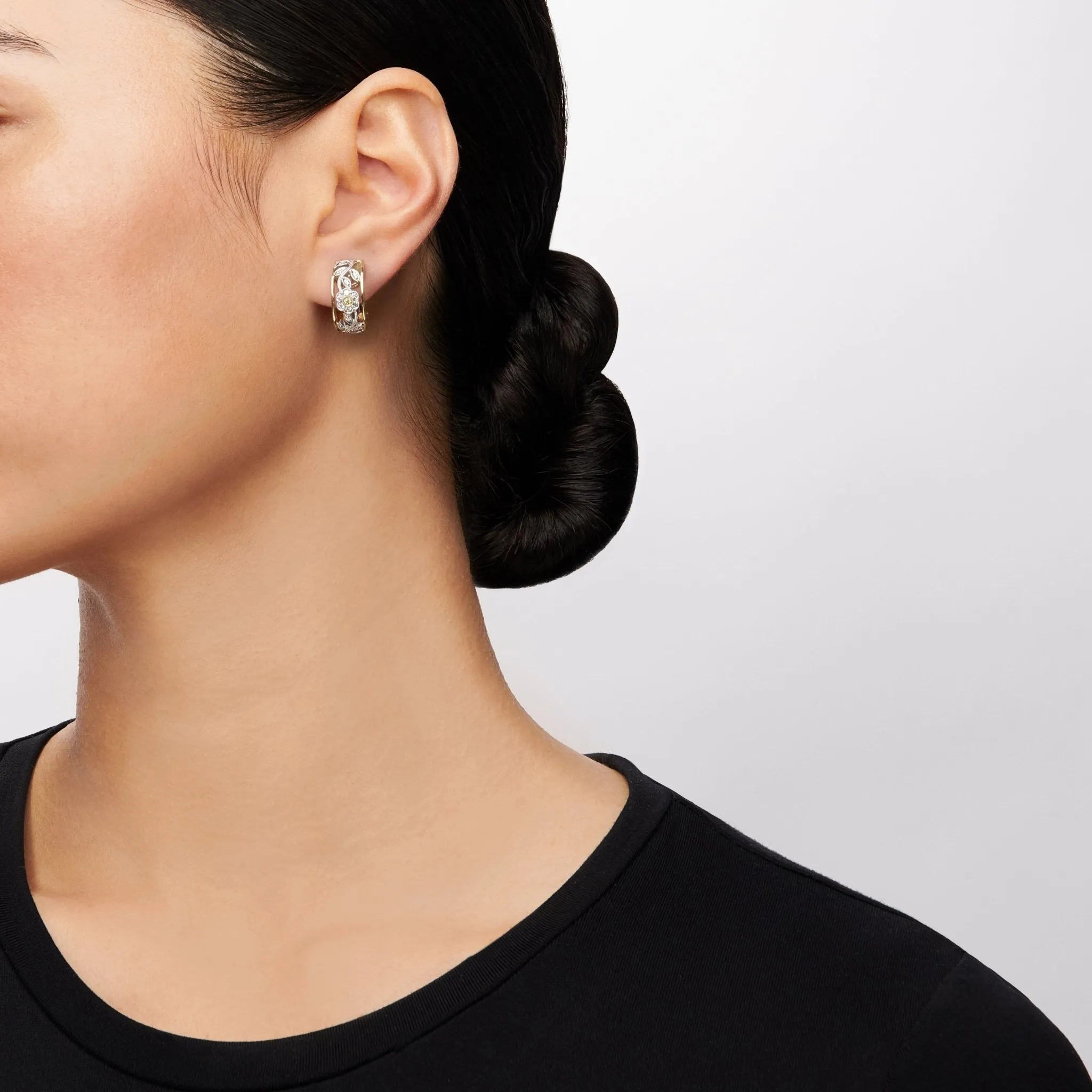 Harmonie Hoop Earrings in 18k Gold With Diamonds