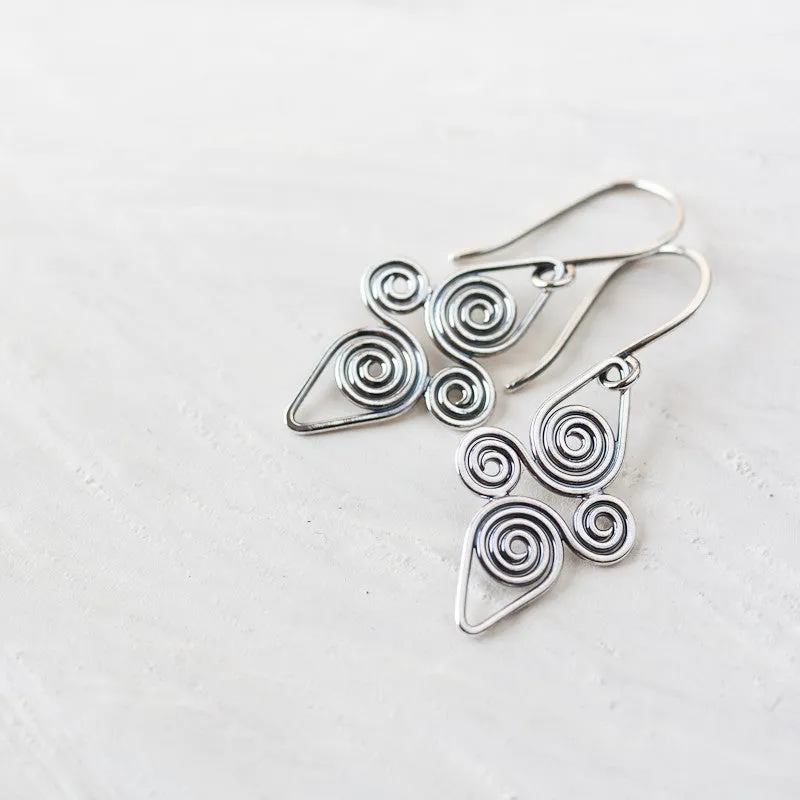 Interconnected Celtic spiral earrings, Handcrafted Small Silver Earrings