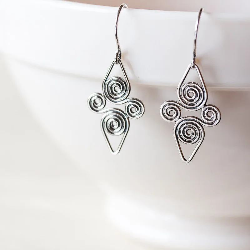 Interconnected Celtic spiral earrings, Handcrafted Small Silver Earrings