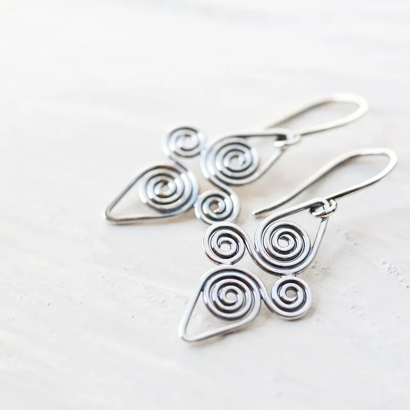 Interconnected Celtic spiral earrings, Handcrafted Small Silver Earrings