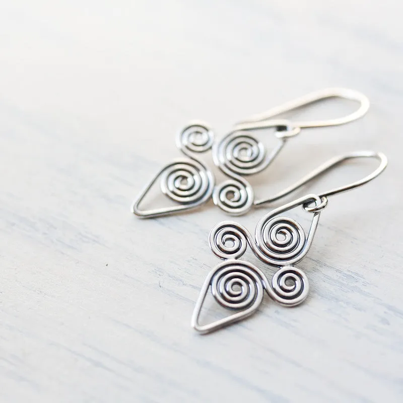 Interconnected Celtic spiral earrings, Handcrafted Small Silver Earrings
