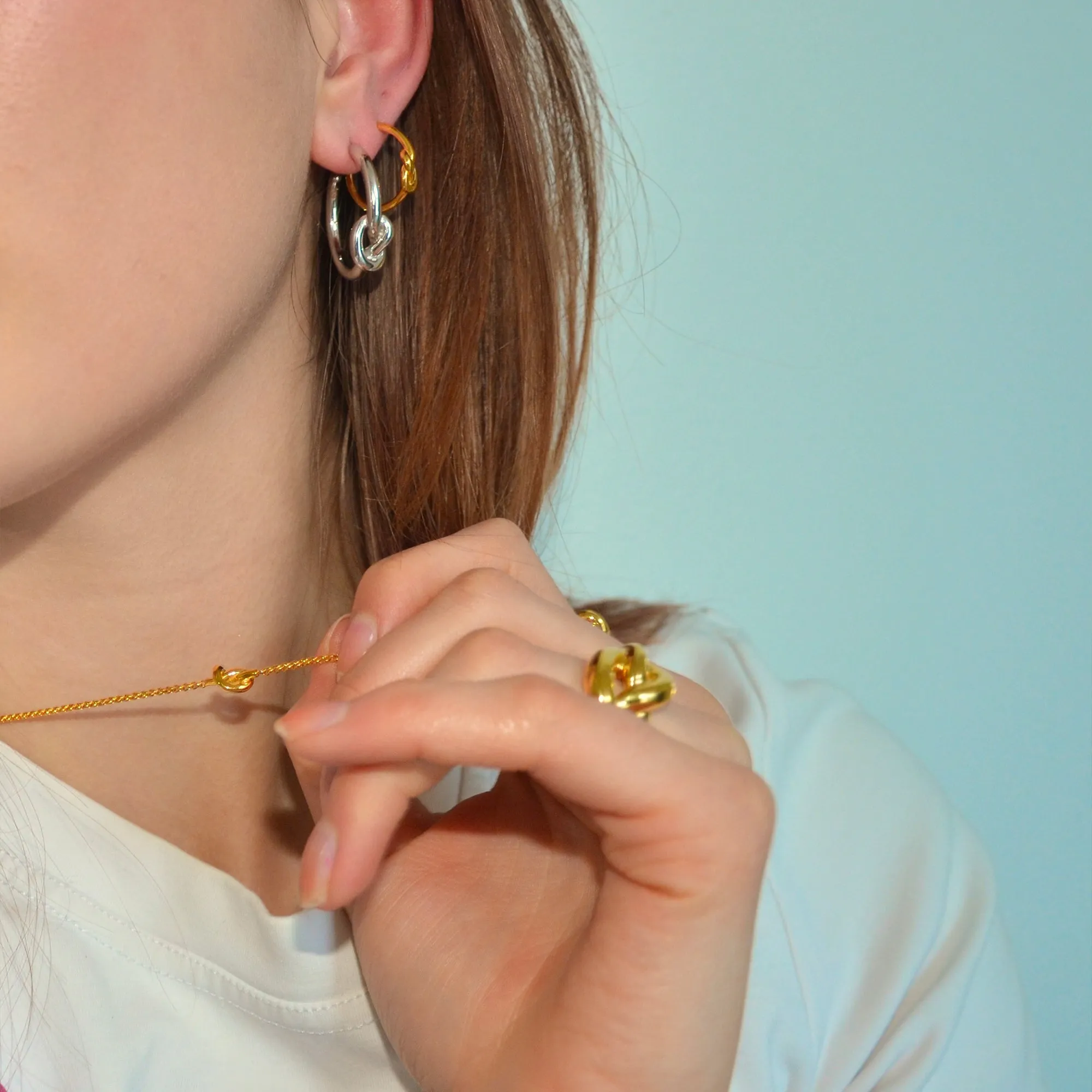 Knot Hoops