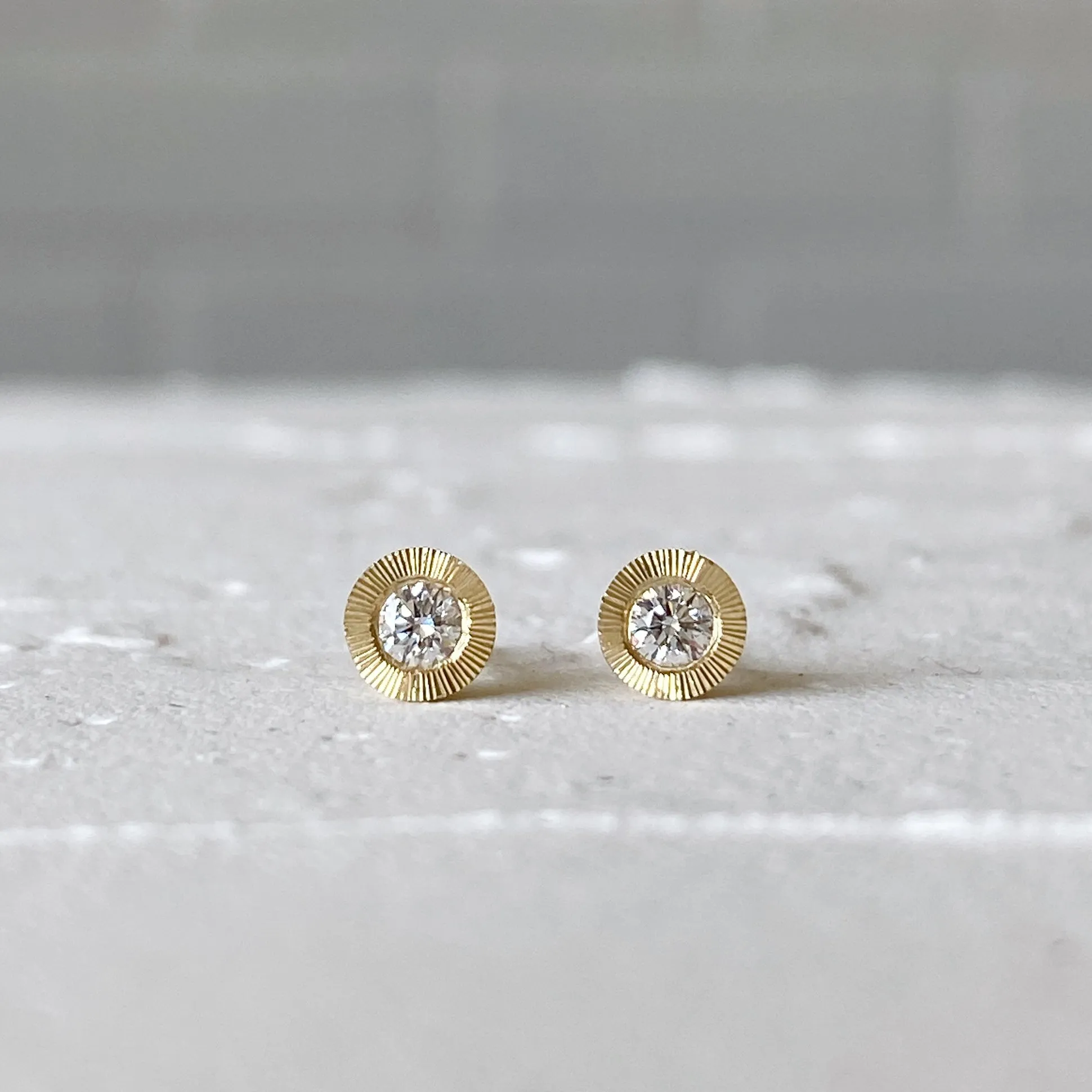 Medium Aurora Diamond Stud Earring in Yellow Gold