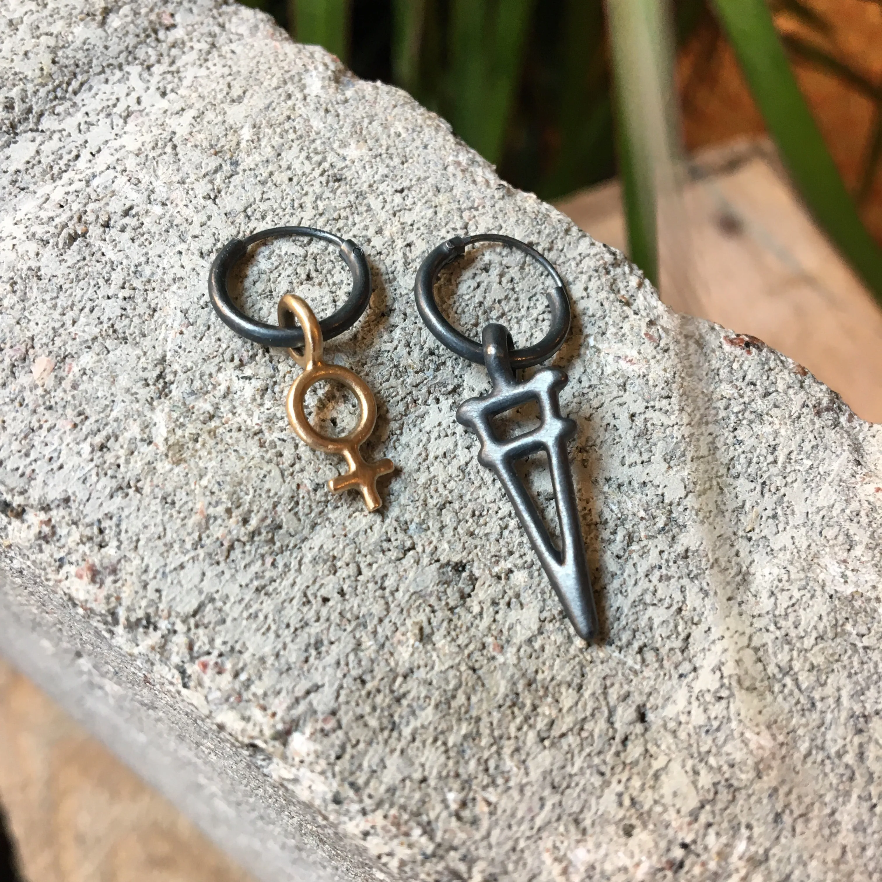 Taru Hoop Earrings Silver or Bronze